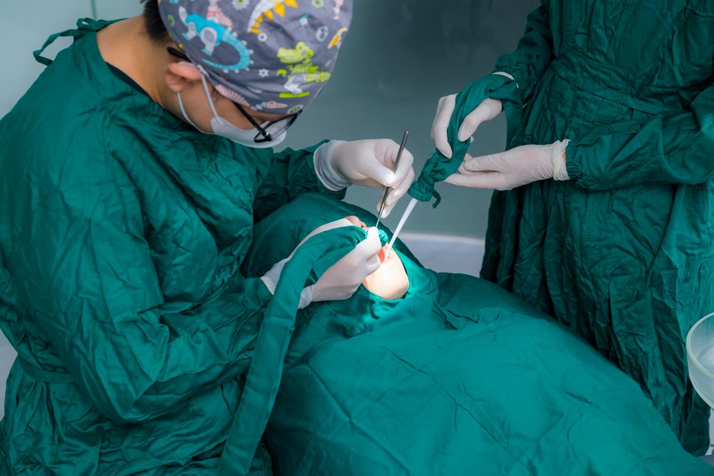 CẤY GHÉP IMPLANT CÙNG THẠC SĨ BÁC SĨ LẦU A MINH