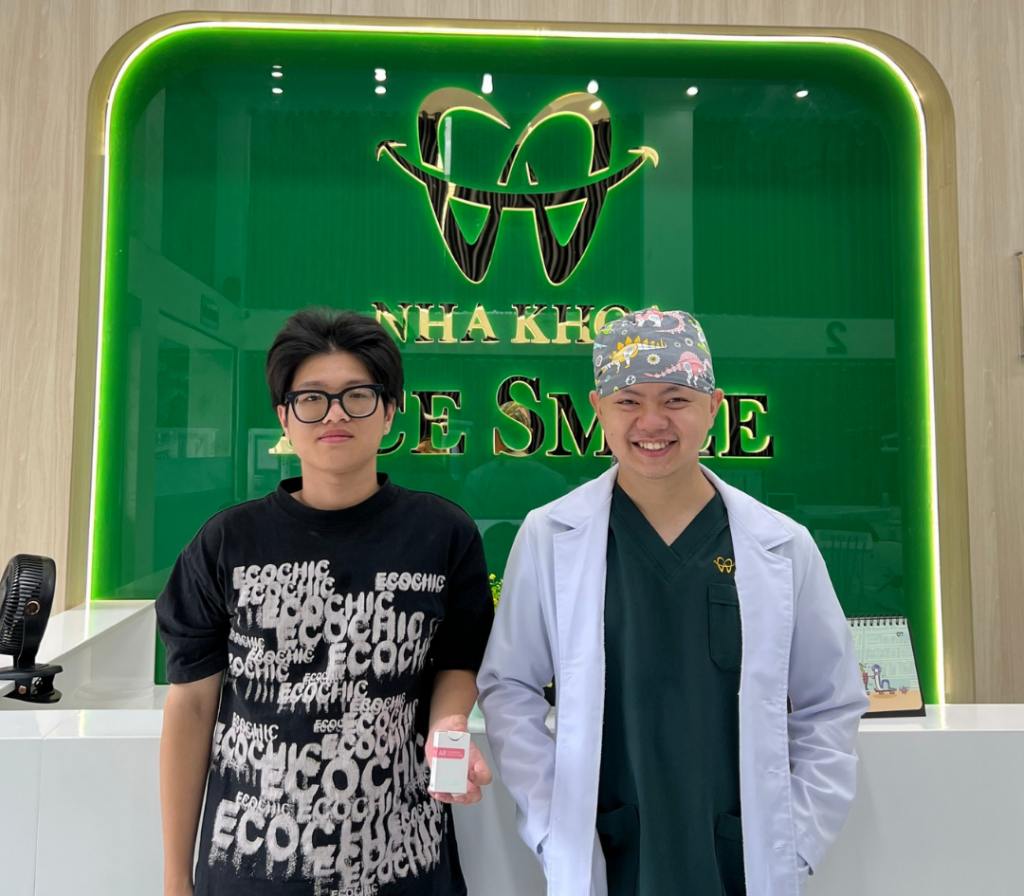 cấy ghép implant cùng thạc sĩ bác sĩ lầu a minh nha khoa ace smile