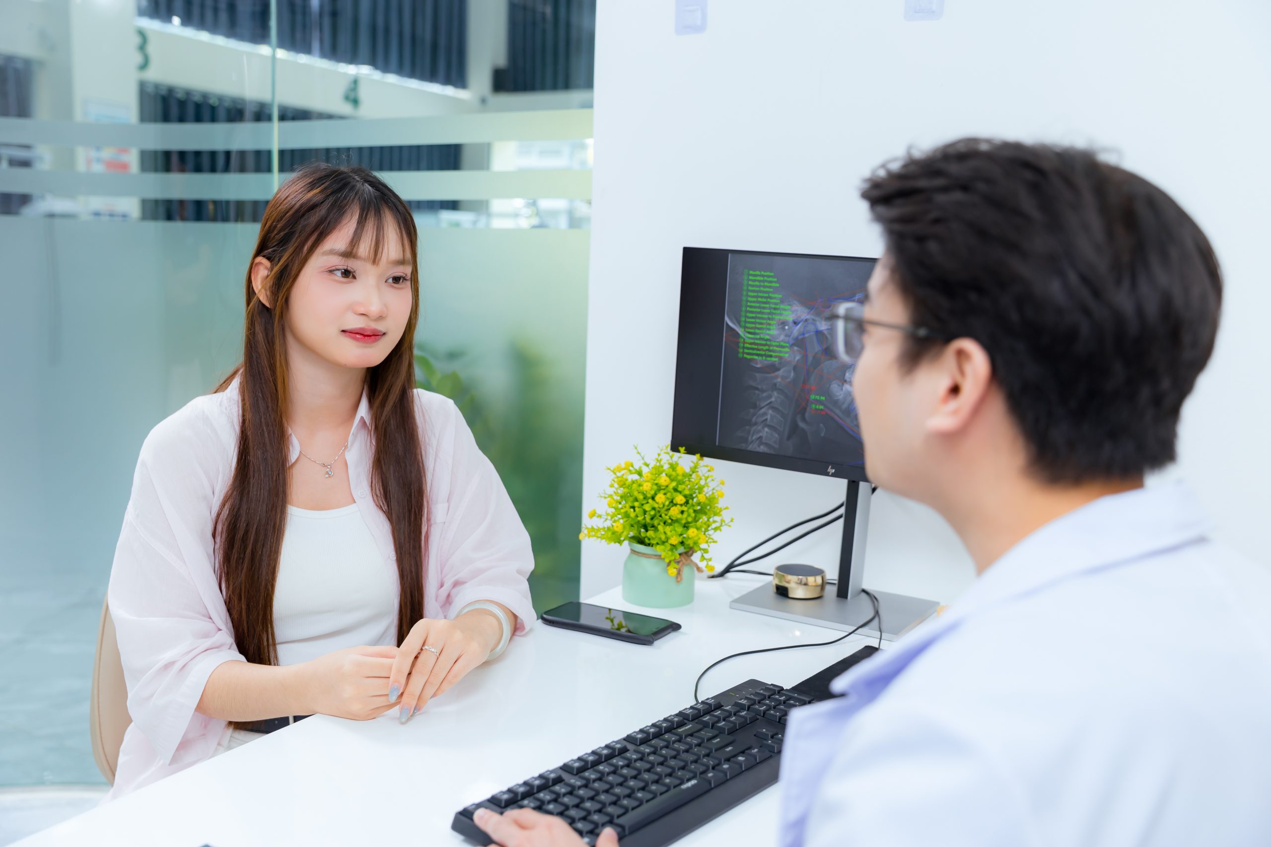 THẠC SĨ BÁC SĨ VŨ HOÀNG TƯ VẤN NIỀNG RĂNG