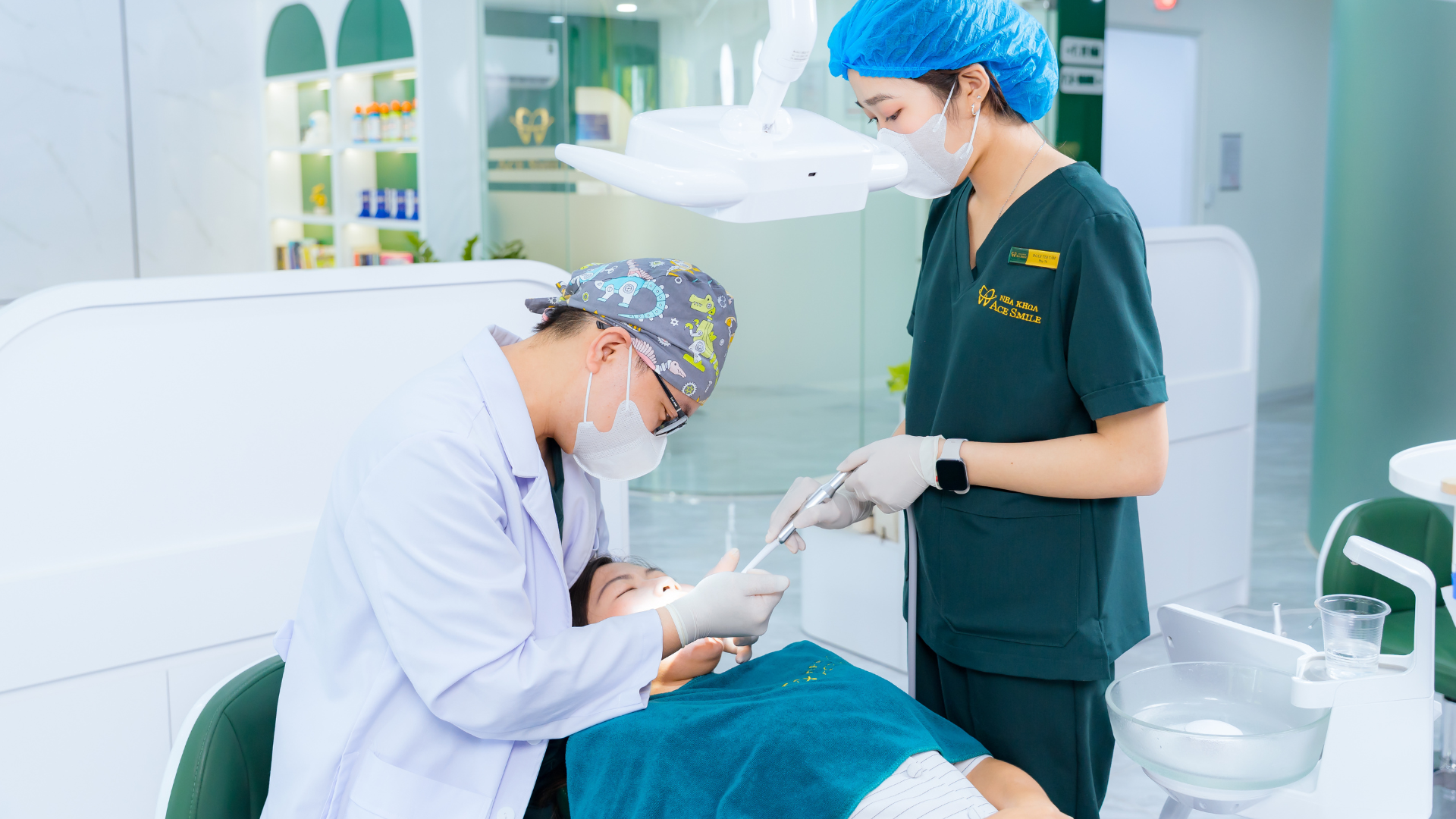 NHỔ RĂNG KHÔNG KHÔNG ĐAU TẠI NHA KHOA ACE SMILE